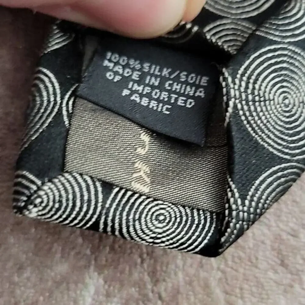 Calvin Klein black & white geometric dot men's 100% silk classic necktie